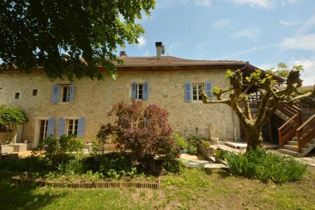 Maison Maliga J&G House Saint-Pierre-de-Curtille ภายนอก รูปภาพ