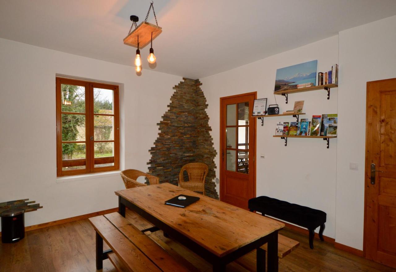 Maison Maliga J&G House Saint-Pierre-de-Curtille ภายนอก รูปภาพ